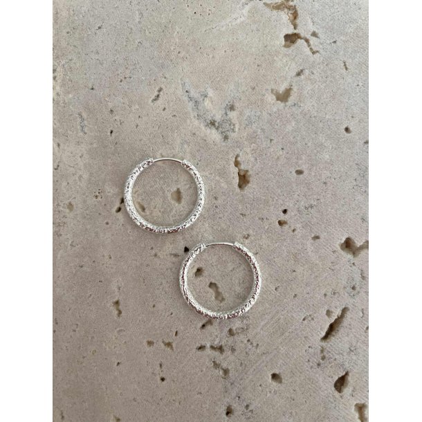 FRIIHOF+SIIG - GIA HOOPS BRUSHED (LILLE) - RHODIUM (S�LVLOOK) �RERINGE