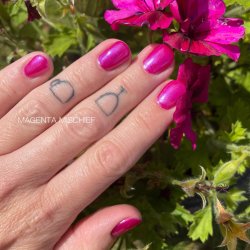 CND - VINYLUX - MAGENTA MISCHIEF - NEGLELAK 