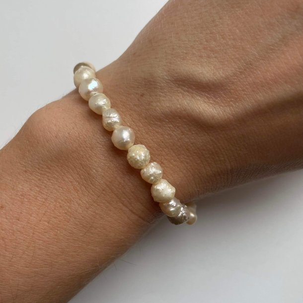 FRIIHOF+SIIG - NR. 2023804 - ARMBND - RAW PEARL